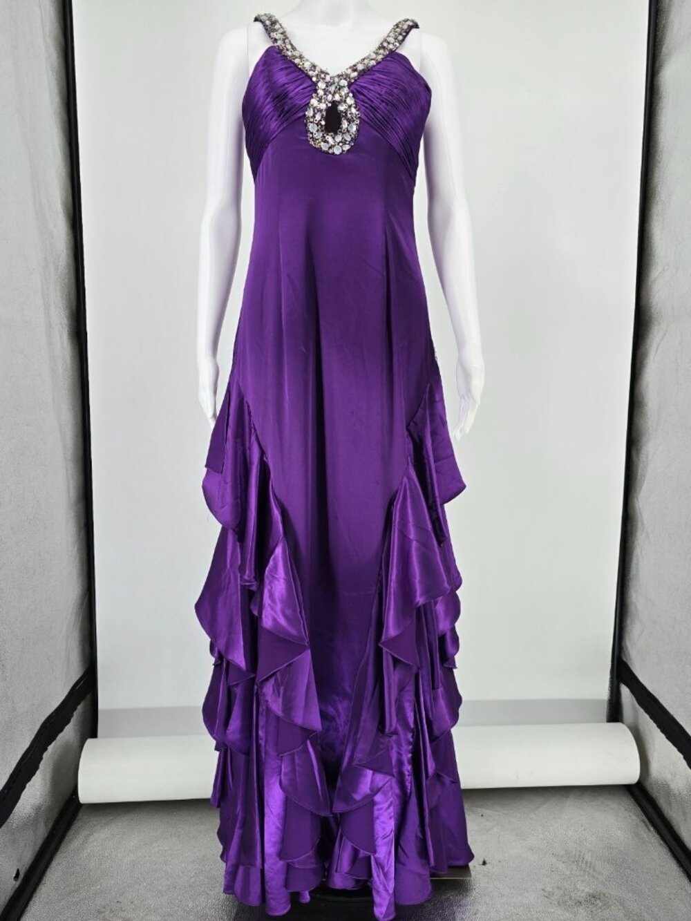 2010s Precious Formals Purple Ruffled Evening Gown Prom Dress (Size 6/Small)